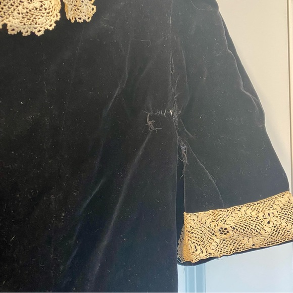 SOLD - 1940s Black Velvet Lace Trim Dress - Picture 4 of 6